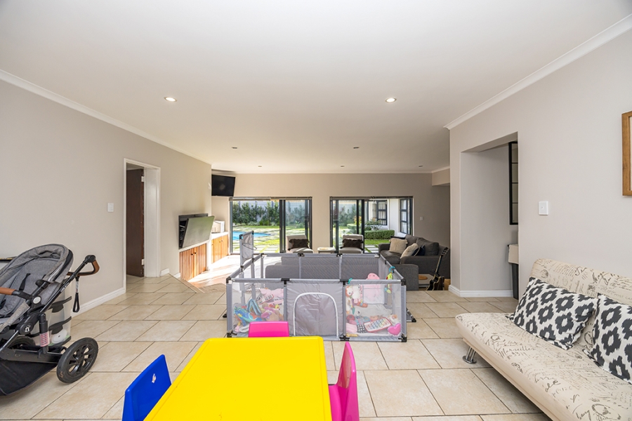 4 Bedroom Property for Sale in Amanda Glen Western Cape